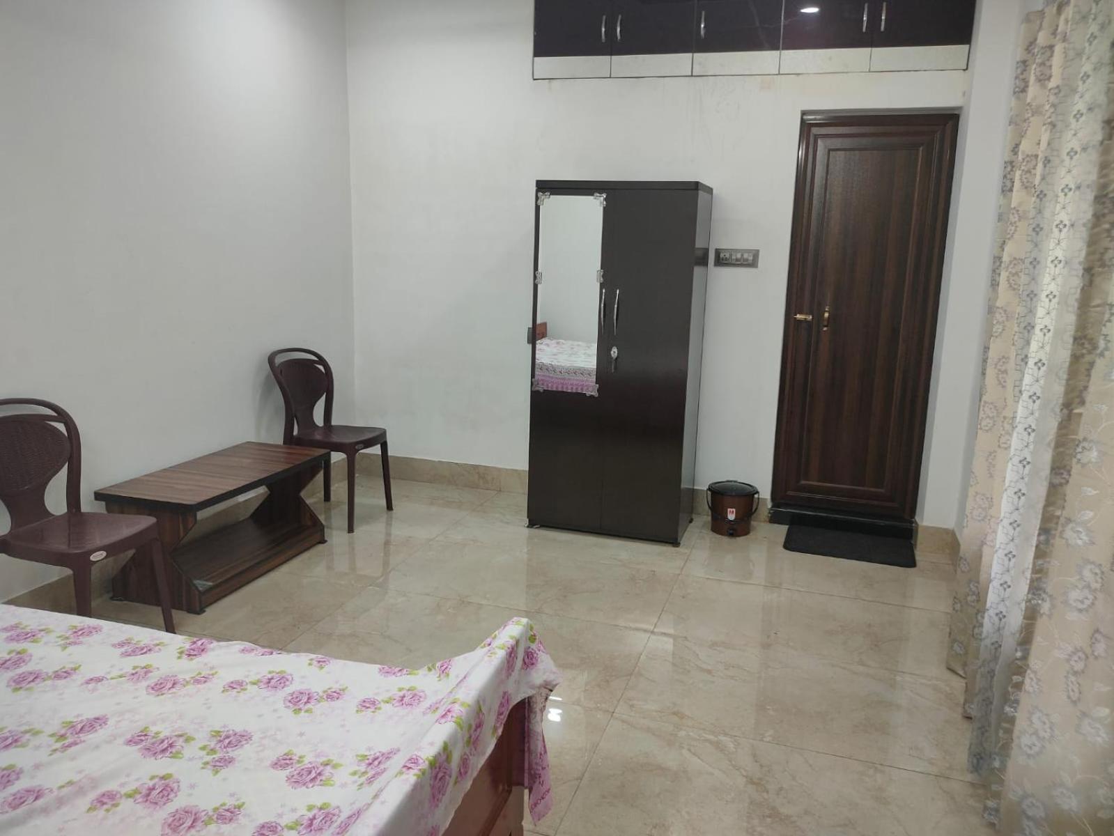 Homestay Mansons *